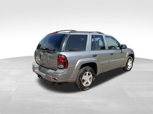 Used 2005 Chevrolet TrailBlazer LS w/ LS Preferred Equipment Group AWD/4WD image 3
