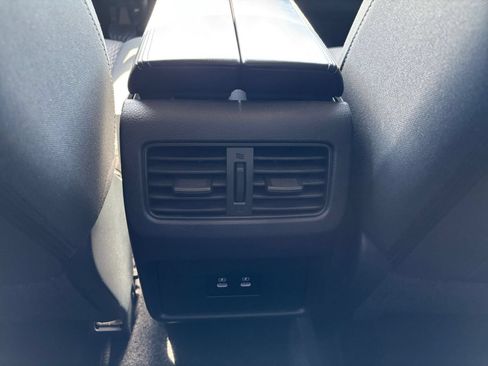Used 2025 Nissan Rogue SV FWD image 24