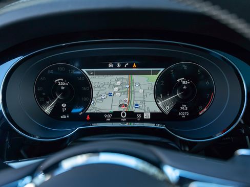 Used 2023 Bentley Bentayga Extended Wheelbase image 13