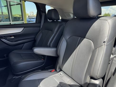 Used 2024 MAZDA CX-90 Plug-In Hybrid w/ Premium Pkg image 32