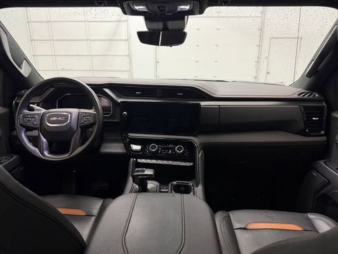 Used 2024 GMC Sierra 1500 AT4 w/ Technology Package AWD/4WD image 14