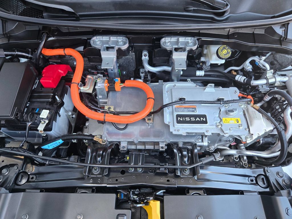 Used 2024 Nissan Ariya FWD image 33