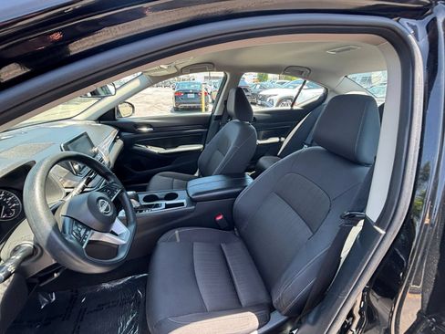 Used 2025 Nissan Altima 2.5 SV FWD image 37