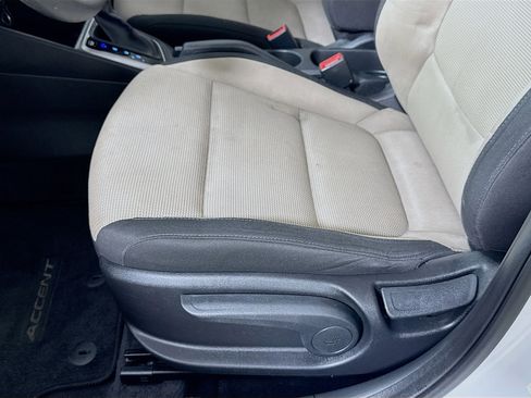 Used 2019 Hyundai Accent SE image 19