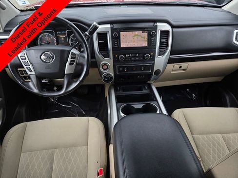 Used 2019 Nissan Titan SV w/ SV Convenience Package image 15