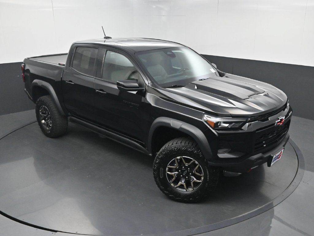 Used 2023 Chevrolet Colorado ZR2 w/ ZR2 Convenience Package III AWD/4WD image 32