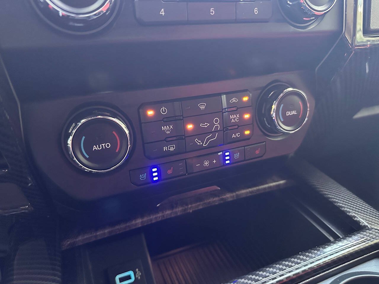 Used 2019 Ford F450 Lariat w/ Lariat Value Package AWD/4WD image 21