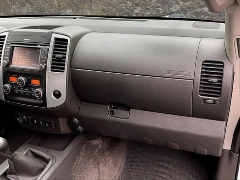 Used 2015 Nissan Frontier PRO-4X AWD/4WD image 15