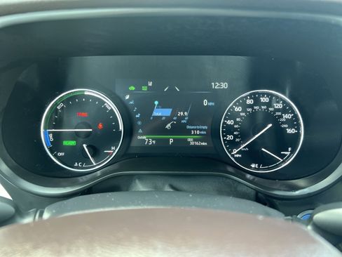 Used 2024 Toyota Sienna Platinum image 25