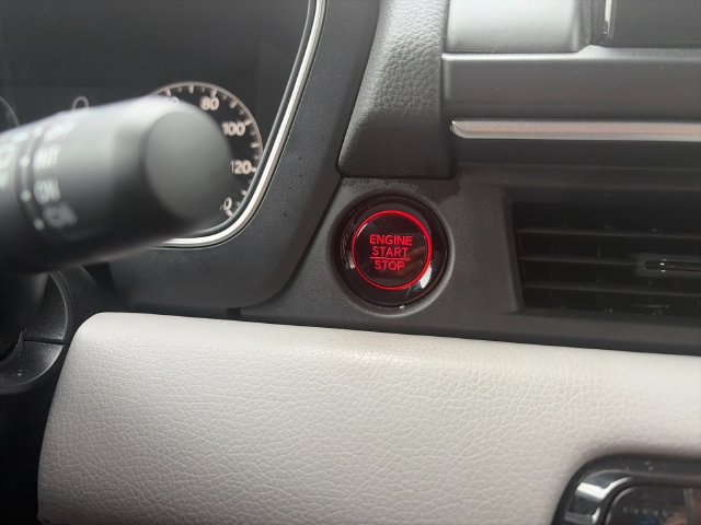 Used 2025 Honda Pilot Touring image 27