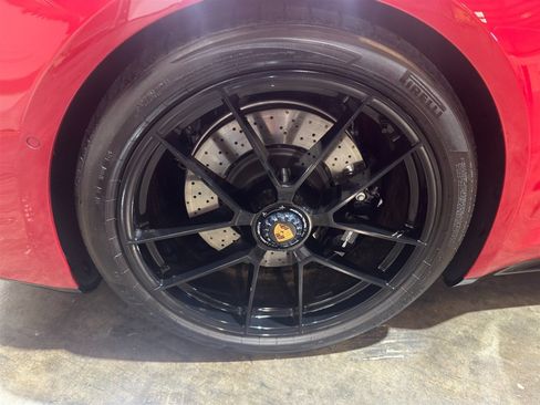 Used 2026 Porsche 911 GTS image 39