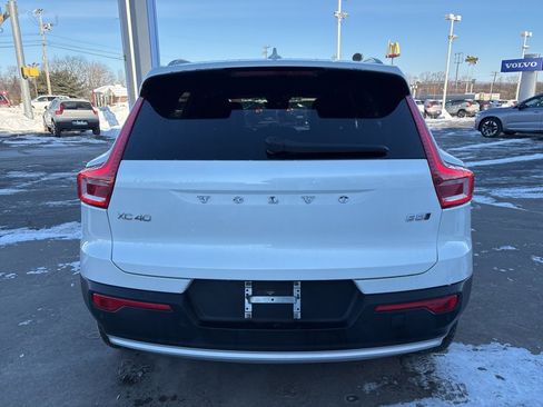 Used 2023 Volvo XC40 B5 Core w/ Protection Package Premier image 7