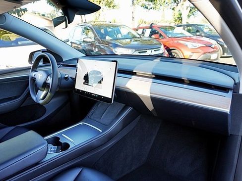 Used 2023 Tesla Model Y Long Range image 11