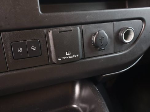 Used 2021 GMC Savana 3500 Extended w/ Power Convenience Package RWD image 22