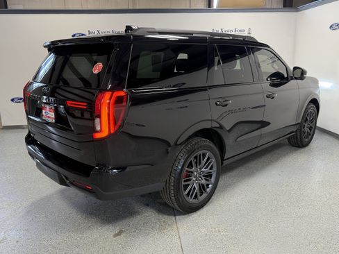 Used 2025 Ford Expedition Platinum w/ Stealth Performance Package AWD/4WD image 38