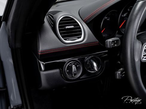 Used 2023 Porsche 718 Boxster T w/ 718 T Interior Package image 34