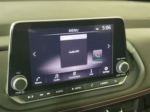 Used 2025 Nissan Rogue SV image 16