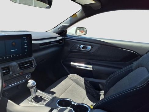 Used 2025 Ford Mustang Coupe RWD image 10