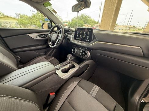 Used 2025 Chevrolet Blazer LT FWD image 38