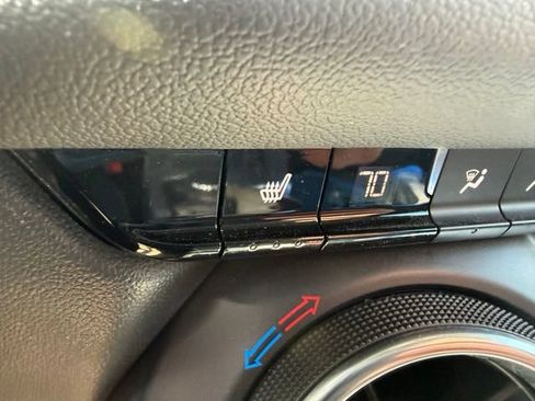 Used 2020 Chevrolet Blazer LT FWD image 9