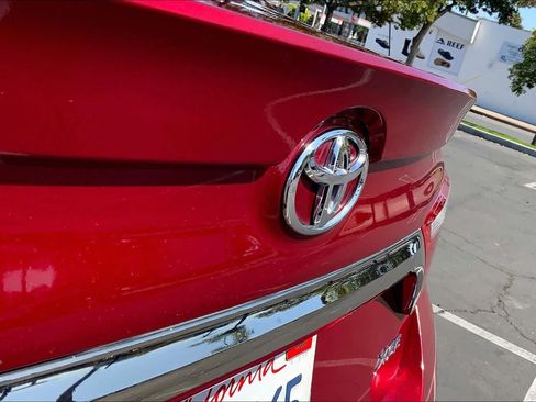 Used 2017 Toyota Camry XSE FWD image 28