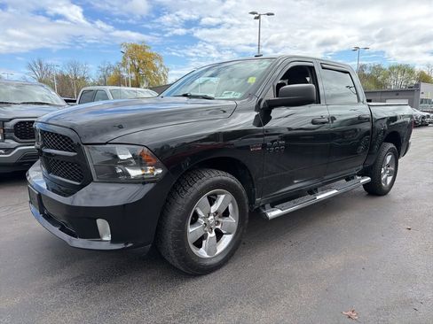 Used 2017 RAM 1500 Express w/ Black Ram 1500 Express Group image 3