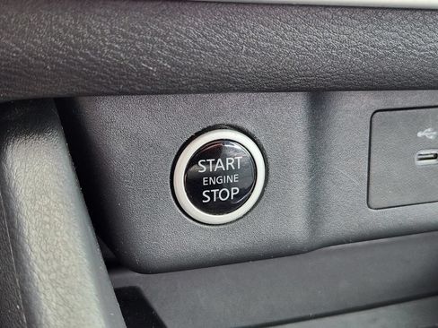 Used 2023 Nissan Rogue SV FWD image 19