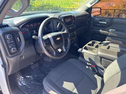 Used 2020 Chevrolet Silverado 1500 Custom w/ Custom Value Package AWD/4WD image 8