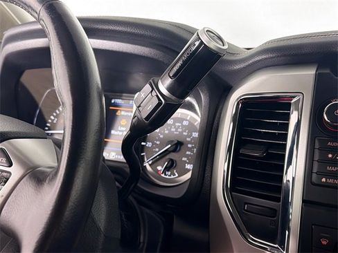 Used 2019 Nissan Titan PRO-4X image 16