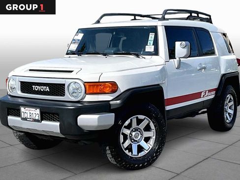 Used 2014 Toyota FJ Cruiser w/ Upgrade Package image 1