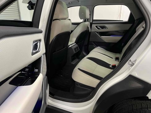 Used 2019 Land Rover Range Rover Velar R-Dynamic SE image 27