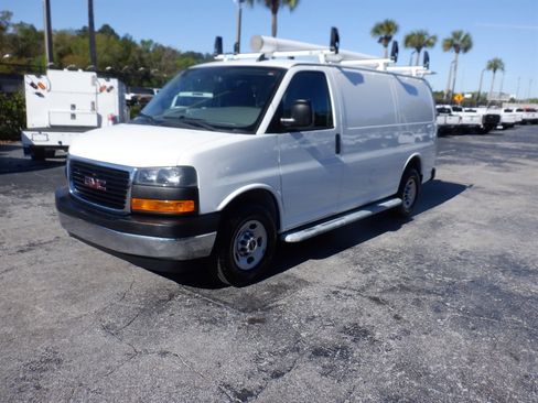 Used 2020 GMC Savana 2500 V8 Racks AND Bins w/ Driver Convenience Package RWD image 4