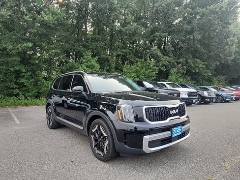 Used 2023 Kia Telluride EX w/ EX Captain's Chair Package AWD/4WD image 7
