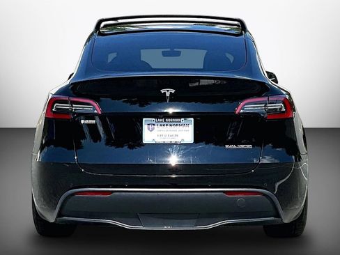 Used 2021 Tesla Model Y Performance AWD/4WD image 7