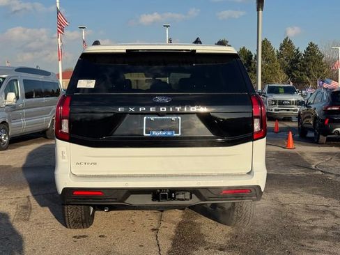 New 2026 Ford Expedition Active image 9