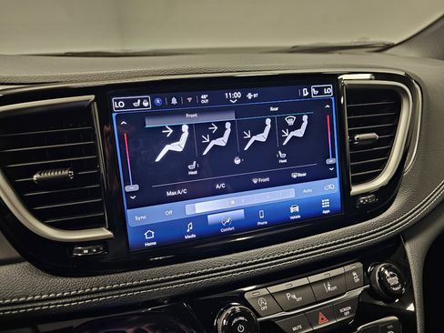 New 2026 Chrysler Pacifica Select FWD image 26