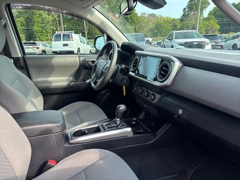 Used 2020 Toyota Tacoma SR5 AWD/4WD image 46