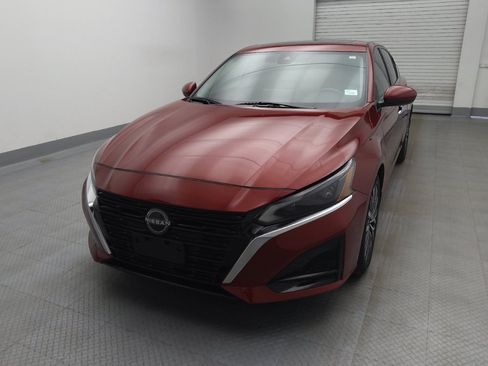 Used 2024 Nissan Altima 2.5 SV w/ SV Premium Package FWD image 15