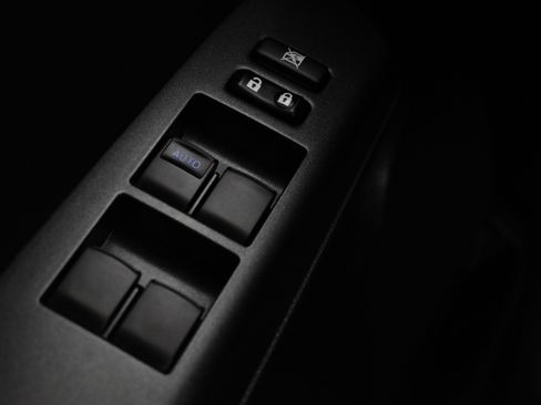 Used 2018 Toyota RAV4 XLE image 28