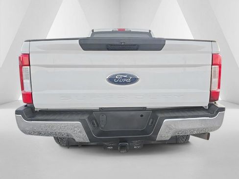 Used 2018 Ford F250 XL w/ Power Equipment Group image 5