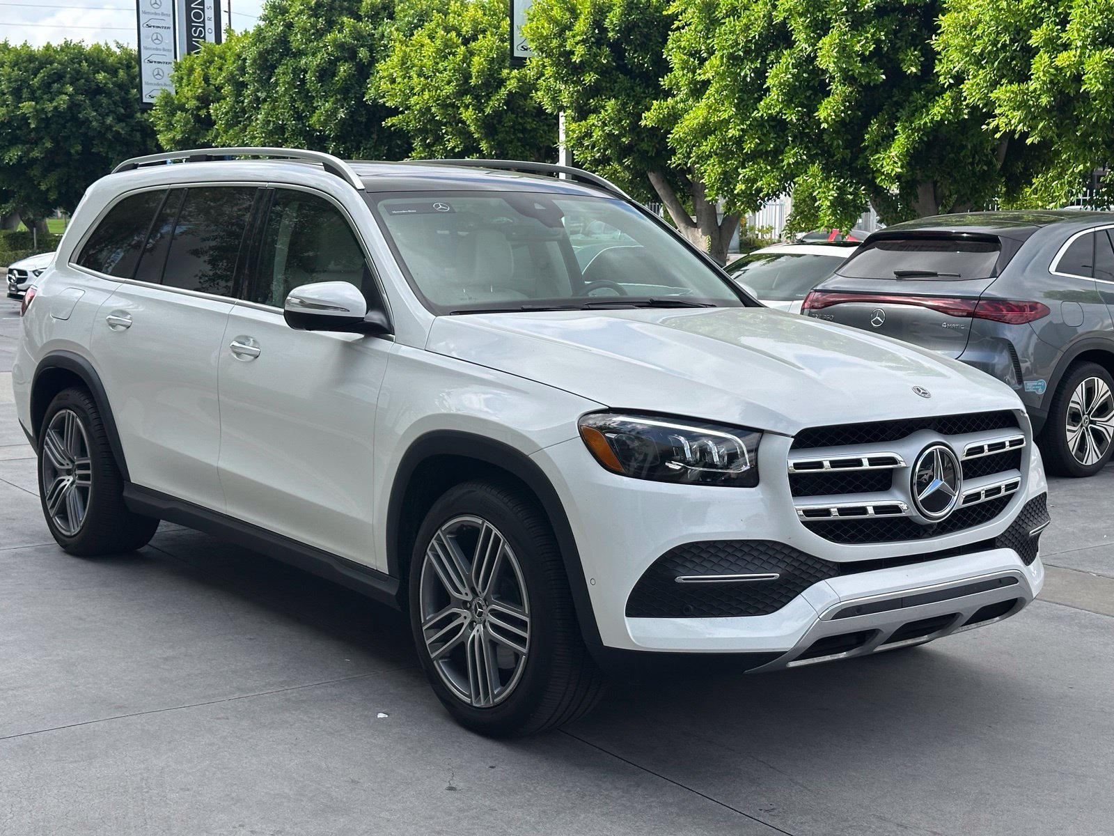 Used 2023 Mercedes-Benz GLS 450 4MATIC image 13