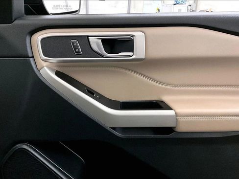 Used 2021 Ford Explorer XLT w/ Equipment Group 202A image 23