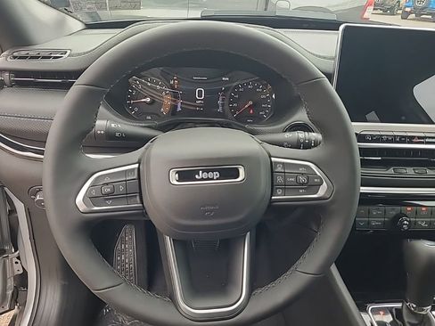 New 2025 Jeep Compass Limited w/ Sun & Sound Group image 31