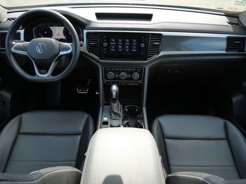 Certified 2023 Volkswagen Atlas SEL R-Line image 10