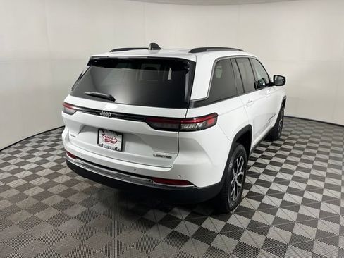 Used 2024 Jeep Grand Cherokee Limited AWD/4WD image 7