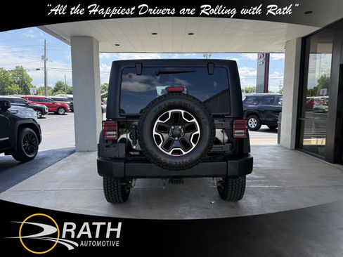 Used 2018 Jeep Wrangler Unlimited Rubicon w/ Connectivity Group AWD/4WD image 8