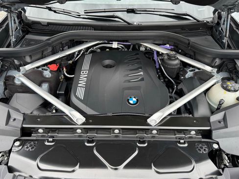 Certified 2025 BMW X7 xDrive40i w/ M Sport Package AWD/4WD image 34