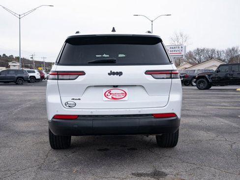 Certified 2023 Jeep Grand Cherokee L Laredo image 4