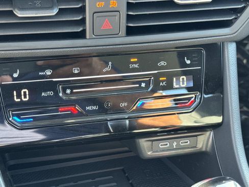 New 2026 Volkswagen Jetta SE image 29