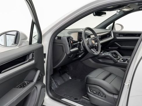 New 2026 Porsche Cayenne AWD/4WD image 4